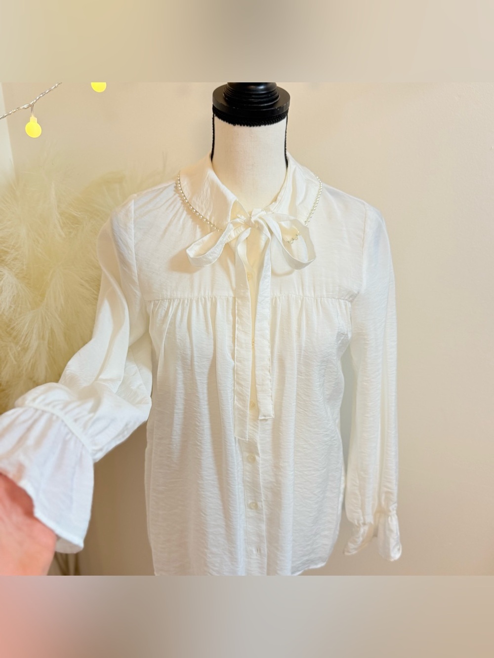 🌾 Zara‎ White Tie-Neck Pearl-Trim Blouse
